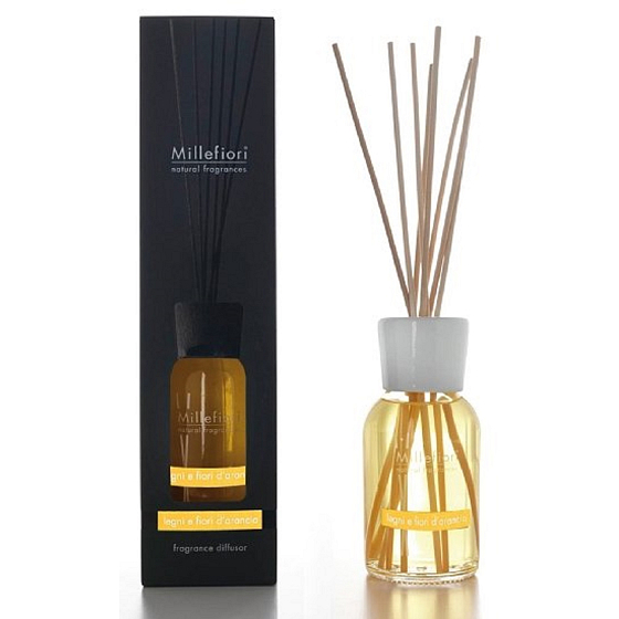 Millefiori Milano Natural Legni e Fiori d'Arancio - Holz- und Orangenblüten Diffusor 500 ml + 12 Stiele mit einer Länge von 35 cm für große Räume hält 6-7 Monate