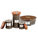 WoodWick Sand & Driftwood - Sand- und Treibholzduftkerze mit Holzdocht und Deckelglas klein 85 g
