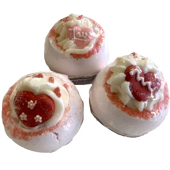 Bomb Cosmetics Wir lieben Essenzen - Fell in Love Sprudelnder Badeballistik 160 g Mix