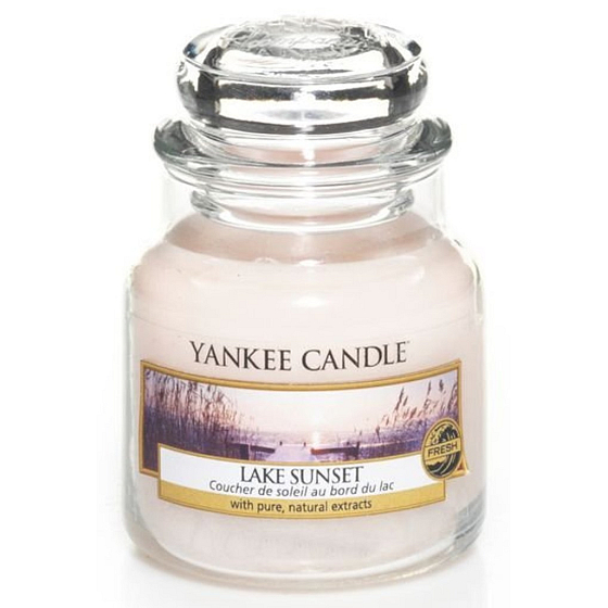 Yankee Candle Lake Sunset - Sonnenuntergang am See Classic Small Glass Scented 104g