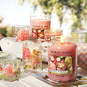 Yankee Candle Fresh Cut Roses - Duftkerze mit frisch geschnittenen Rosen Duft klein 198 g
