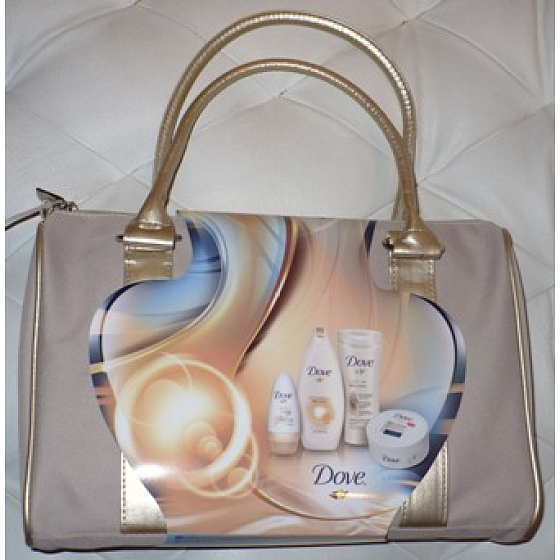 Dove Silk Glow mit Silk Protein Handtasche