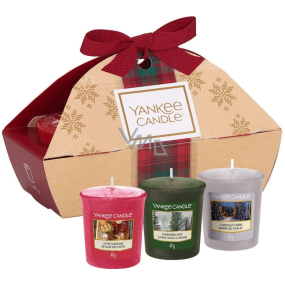 Yankee-Kerze nach dem Rodeln - Immergrüner Nebel - Waldnebel + Hütte bei Kerzenschein - Cottage bestrahlt mit einer Kerzen-Votivkerze 3 x 49 g, Weihnachtsgeschenkset