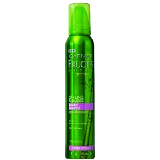 Garnier Fructis Style Seidige Wellen Extra starker Styling-Schaum 200 ml
