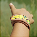 Parakito Repellent Mückenarmband für Kinder Giraffe natürlich, nachfüllbar, wasserdicht, Schutz 24h / Tag - 15 Tage zum Nachfüllen + zwei Nachfüllungen für Kinder
