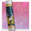 Crazy Rumors Zodiac Zwillinge Lippenbalsam mit Vanillecreme-, Blaubeer- und Lavendelgeschmack 4,4 ml
