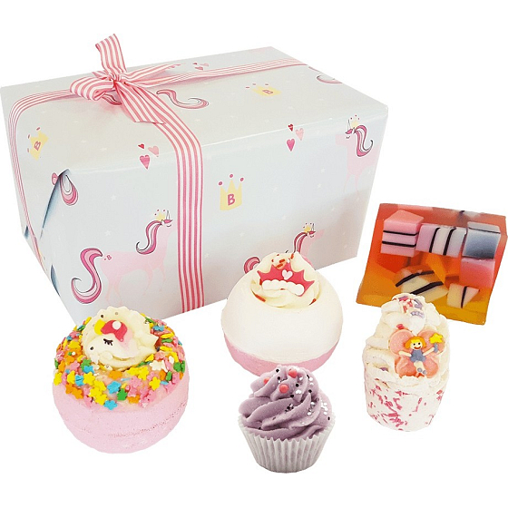 Bomb Cosmetics Eine Prise Zauber - Sprinkle of Magic ballistisch 2 x 160 g + Block 50 g + Korb 30 g + Seife 100 g, Kosmetikset