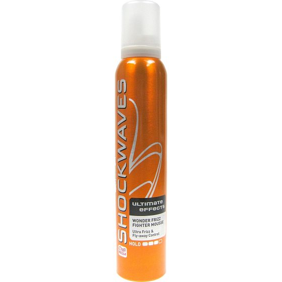 Wella Shockwaves Ultimative Effekte Wonder Frizz Fighter Curls Mousse Schaumhärter 200 ml