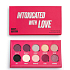 Makeup Obsession Intoxicated By Love Palette aus 10 pigmentierten metallischen, schimmernden und vorübergehenden Lidschatten 13 g