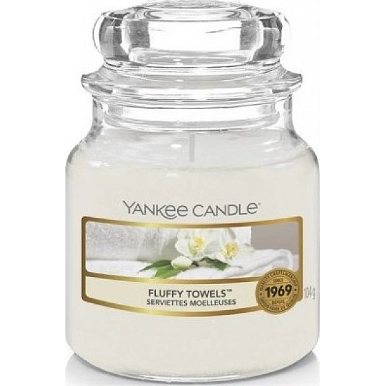 Yankee Candle Fluffy Towels - Fluffy Towels Duftkerze Classic kleines Glas 104 g
