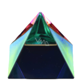 Kristallglas Pyramide 40mm mit farbiger Beschichtung - Briefbeschwerer, Geschenkbox
