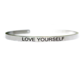 Edelstahlarmband silber mit Gravur Liebe dich selbst, offene Manschette, 4 mm