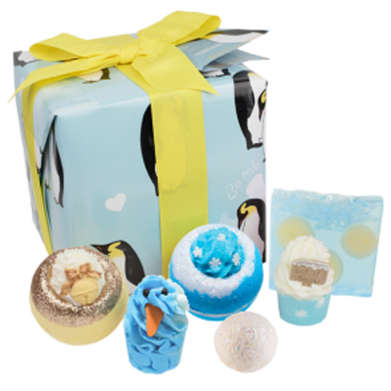 Bomb Cosmetics Pinguin-Party Badekugel 2 x 160 g + Butterstück 2 x 50 g + Kugel 30 g + Seife 100 g, Kosmetikset