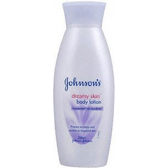 Johnsons Dreamy Skin Körperlotion mit entspannendem Duft für besseren Schlaf 250 ml