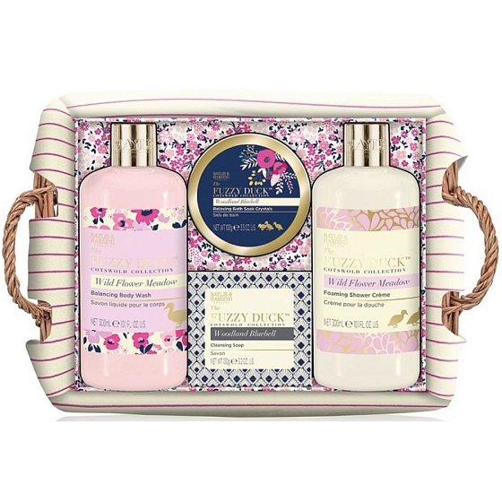 Baylis & Harding Waldglocken- und Blumenwiesen-Flüssigseife 300 ml + Duschcreme 300 ml + Seife 150 g + Badekristalle 100 g + Weidenkorb, Kosmetikset