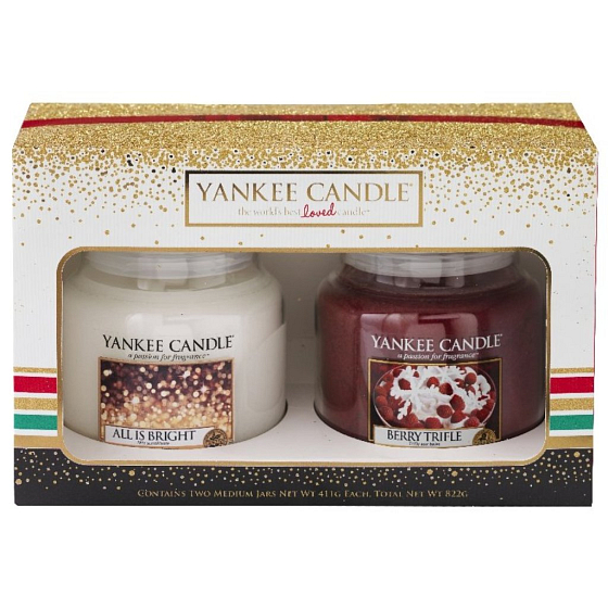 Yankee Candle All Is Bright + Berry Trifle - Fruchtdessert mit Vanillecreme Duftkerze Classic Medium Glass 2 x 411 g, Weihnachtsgeschenkset