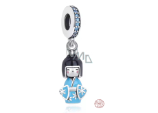 Charm Sterlingové stříbro 925 Japonská panenka Kokeshi v modrém kimonu, přívěsek na náramek cestování