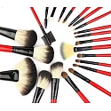 Sei schick! Luxury Red Collection Set mit 22 Kosmetikpinseln