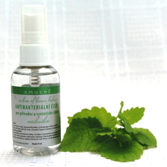 Amoené Antibakterieller Reiniger für natürliche und synthetische Pinsel 55 ml