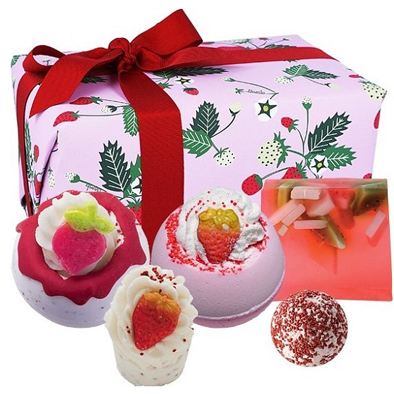 Bomb Cosmetics Voller Erdbeeren - Erdbeergefühle Für immer sprudelnder ballistischer Badeball 2 x 160 g + Butterball 30 g + Butterblock für Bad 50 g + Glycerinseife 100 g, Kosmetikset