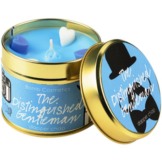 Bomb Cosmetics The Distinguished Gentleman Eine duftende natürliche, handgefertigte Kerze in einer Blechdose brennt bis zu 35 Stunden
