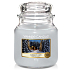 Yankee Candle Candlelit Cabin - Cottage bestrahlt mit einer Kerze mit Kerzenduft Klassisches mittleres Glas 411 g