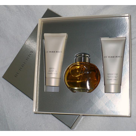 Burberry Burberry für Frau Eau de Parfum 100 ml + Bodylotion 100 ml + Duschgel 100 ml