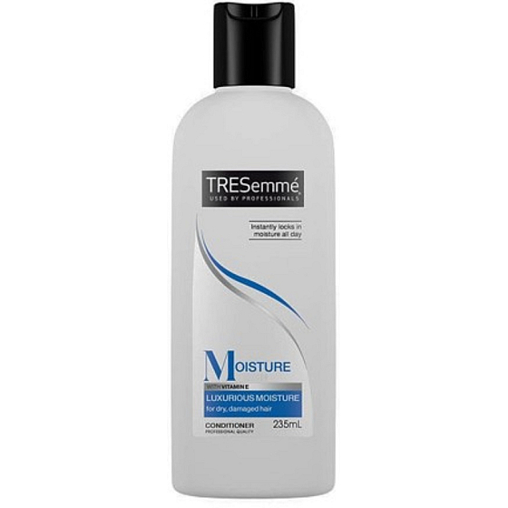 TRESemmé Moisture Rich Moisturizing Conditioner für trockenes und strapaziertes Haar 235 ml