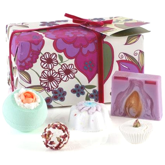 Bomb Cosmetics Velvet Vintage - Vintage Velvet ballistisch 2 x 160 g + Ball 30 g + Korb 30 g + Seife 100 g, Kosmetikset