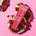 Essence SAY IT WITH JUICY lesk na rty jumbo BIG HUG juicy bomb 01 Poppin' Pomegranate, 30 ml